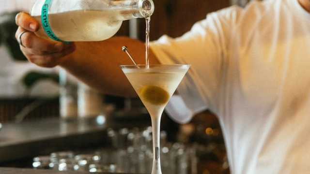 Cocktail Bartender