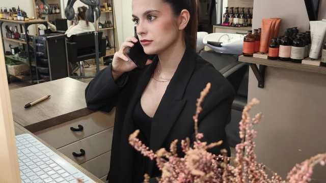 Recepcionista  de Peluquería y estetica