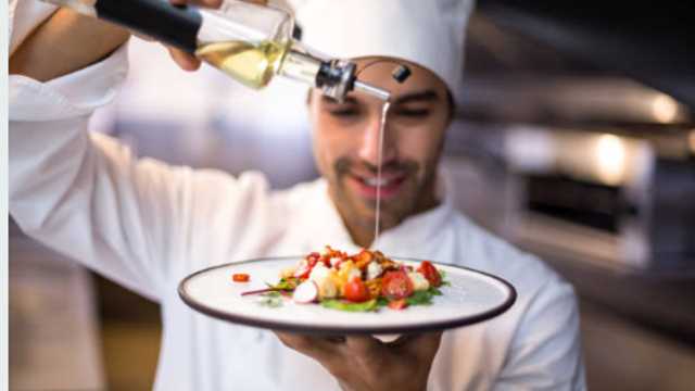 COCINERO/A CON EXPERIENCIA EN CUARTO FRIO 40H SEM- 1500 A 1550 NETOS