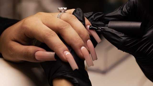Manicurista Técnica Uñas Acrilicas