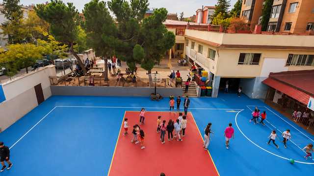Cuidador/a de patio escolar – Colegio Ágora