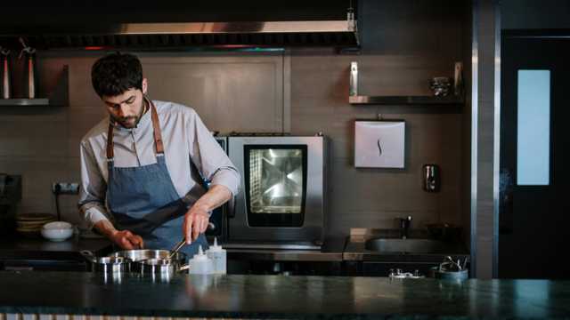 Cocinero/a – Jornada completa | Barrio de Salamanca (Madrid)