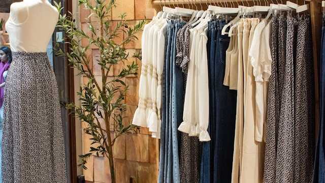 Dependienta de moda