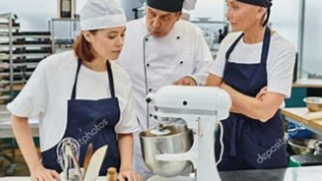 ENCARGADO/A DE COCINA RESTAURANTE  ITALIANO - 1800-1900€ NETOS MES