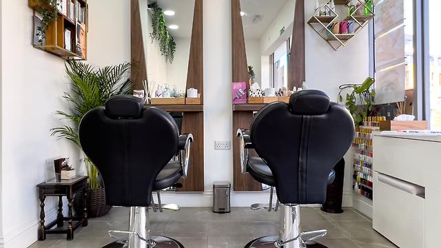 Senior Beauty Therapist
