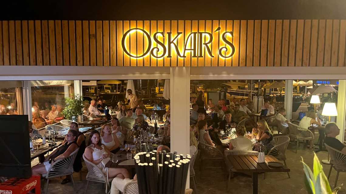 Restaurant Oskar's by Alex Wahi cover image