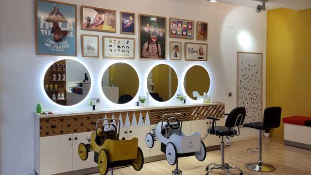 Oficial de Peluquería