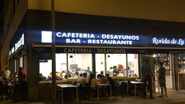 Camarero/a