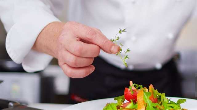 Ayudantes de Cocina - FIN DE SEMANA -- A Coruña -- Indefinido