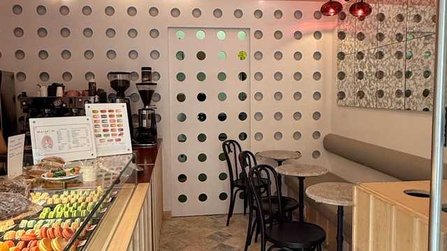 Barista and Waiter / Waitress