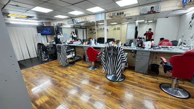 Barber / Hairdresser