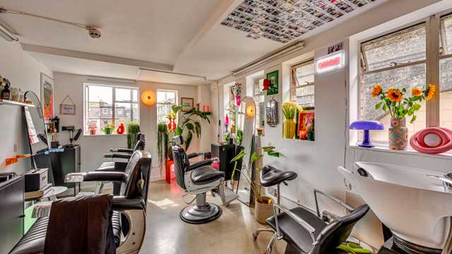 Barber / Hairdresser