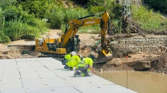 OFICIAL Y PEON DE OBRA