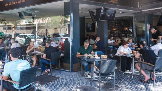 Cocinero/a y Ayudante/a de Cocina