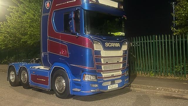 HGV Class 1 Driver (C+E) – Days / Nights
