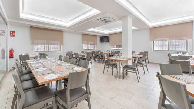 Ayudante de Camarero/a