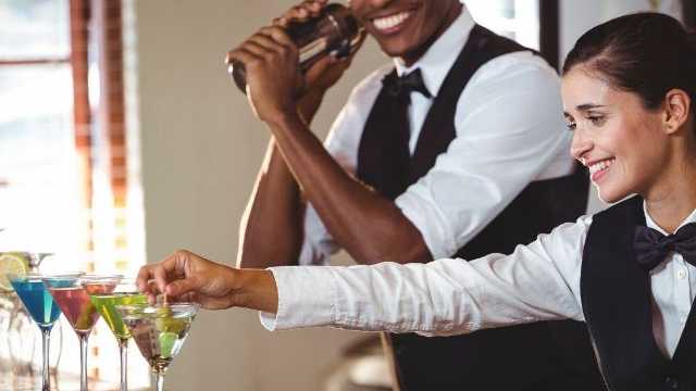 Waiter / Waitress