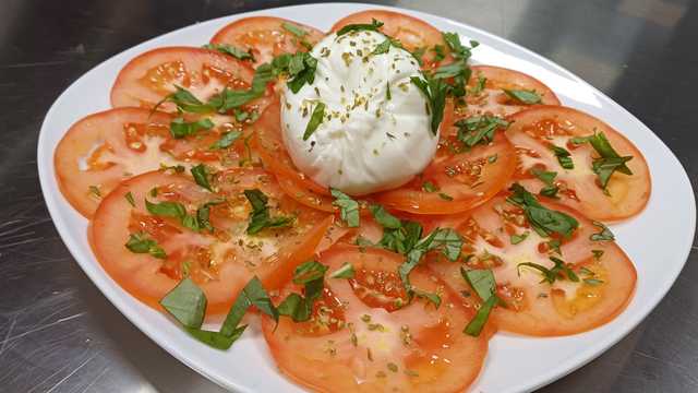 Cocinero/a y Ayudante/a de Cocina