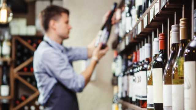 DEPENDIENTE/A PARA CÓRNER DE VINOS Y QUESOS - 25 HORAS TARDE