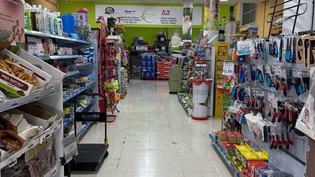 Peluquería canina y tienda de piensos