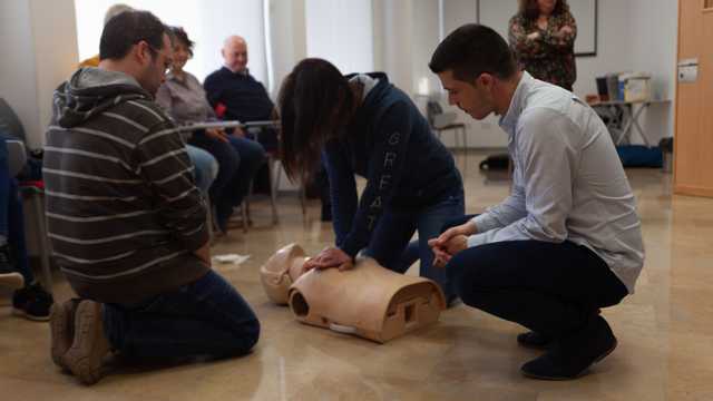 🚨 ¡Buscamos Instructor/a de Soporte Vital Básico y DEA en Badajoz! 🫀