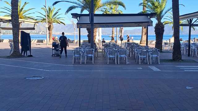 Camarero/a y Dependiente/a