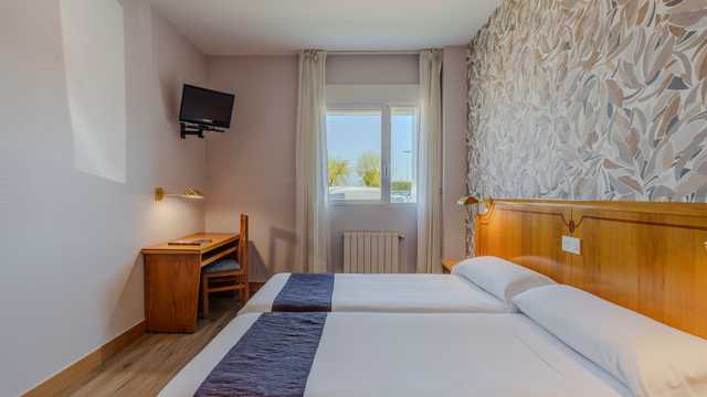 Limpieza habitaciones hotel Rey Arturo