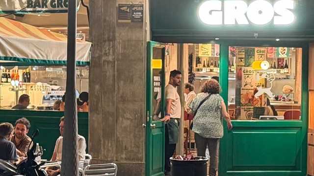 CAMAREROS/AS- NUEVA APERTURA GROS
