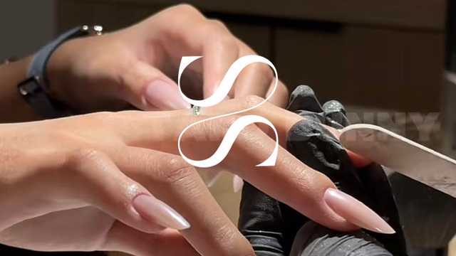 Looking for Nail Tech experienced in Russian Manicure (Master Level) (Gramercy)