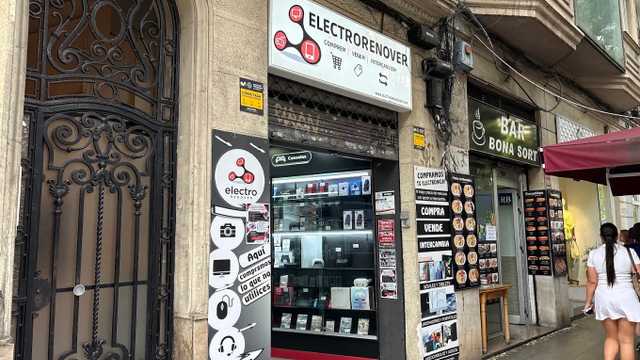Dependiente/a de tienda de electrónica