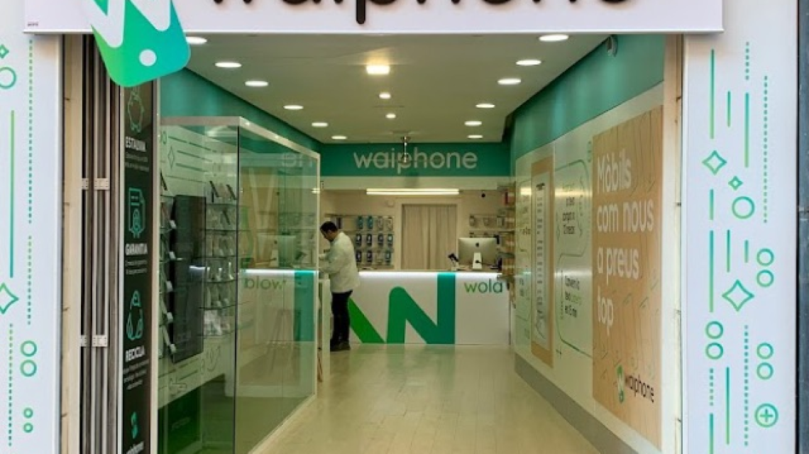 waiphone cover image