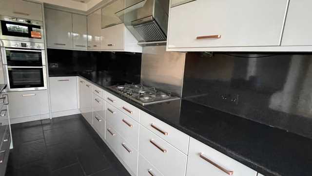Kitchen Fitter