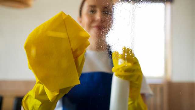 PERSONAL DE LIMPIEZA DE CENTROS DE ESTETICA - BARCELONA