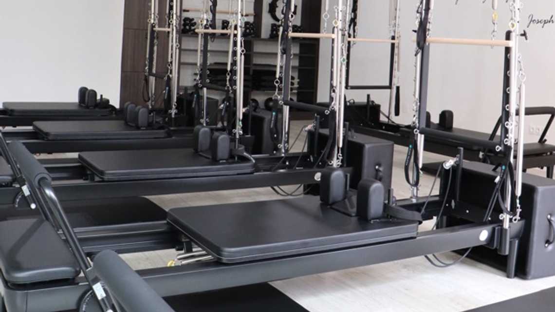 DAM PILATES  cover image