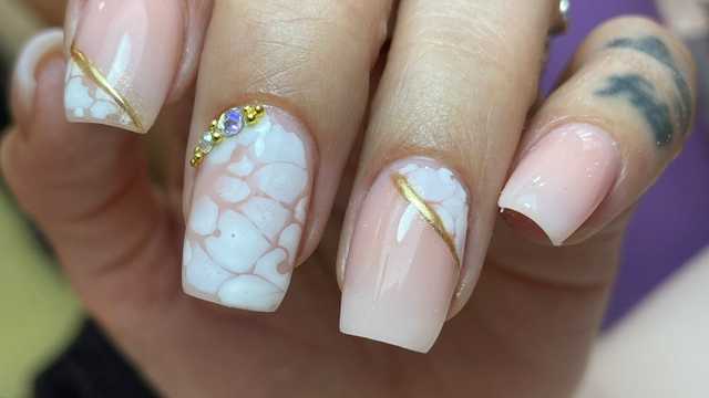 Manicurista Técnica Uñas Acrilicas