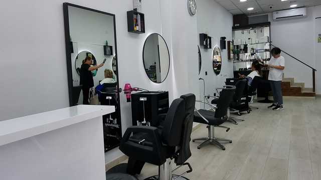 Necesito peluquero o peluquera o