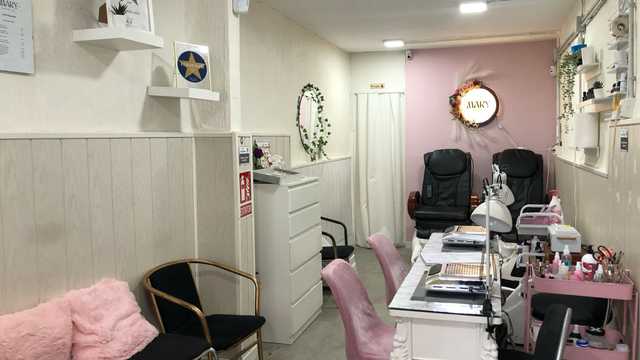 Manicurista Técnica Uñas Acrilicas
