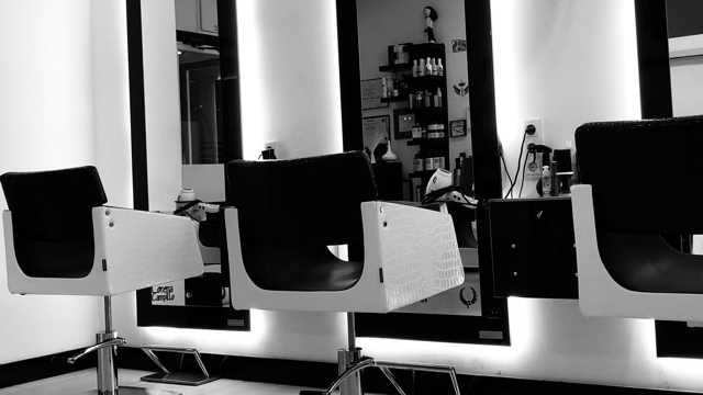 Oficial de Peluquería