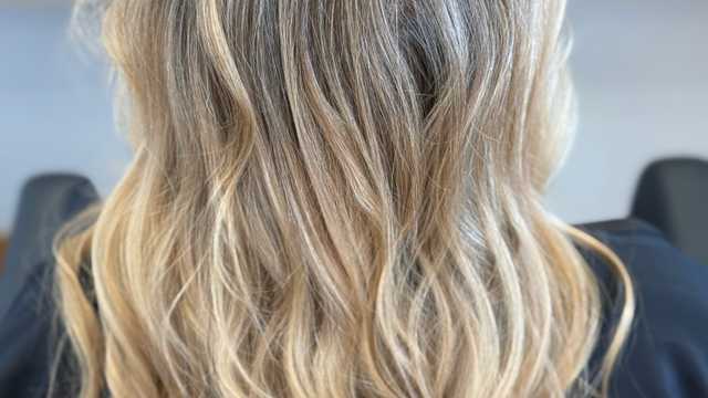 Oficial de Peluquería