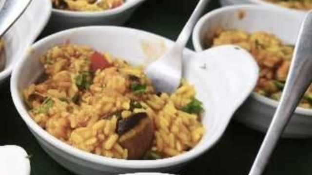 Ayudante de catering y cocina