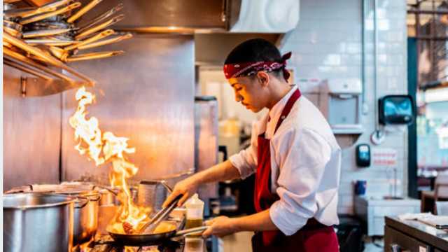 COCINERO/A 1.750€ BRUTOS MES -TURNO SEGUIDO DE 11:00 A 19:00