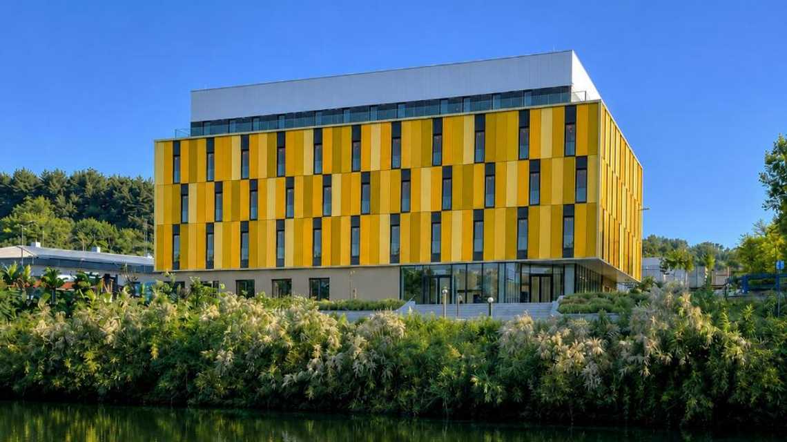 Hotel DWO San Sebastian cover image