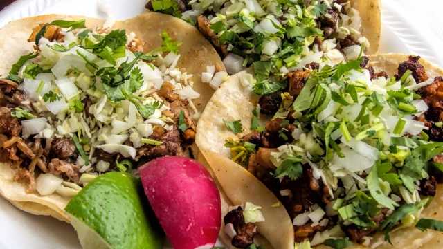 Cook  breakfast lunch taco