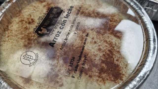 Ayudante de cocina y atención publico