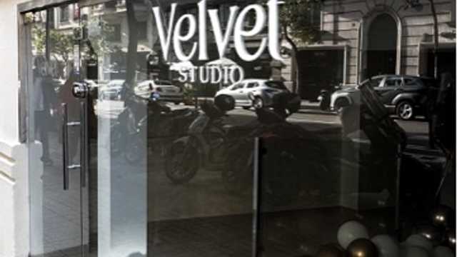 Recepcionista / Atención al Cliente – Velvet Studio (Barcelona)