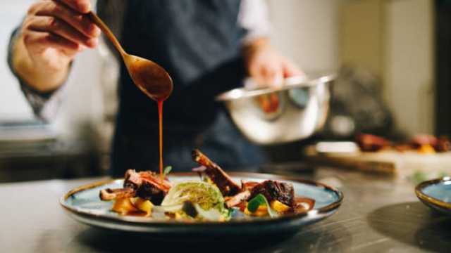 COCINERO/A PARA RESTAURANTE EN LA EXIEMPLE 1550€ - 1700€