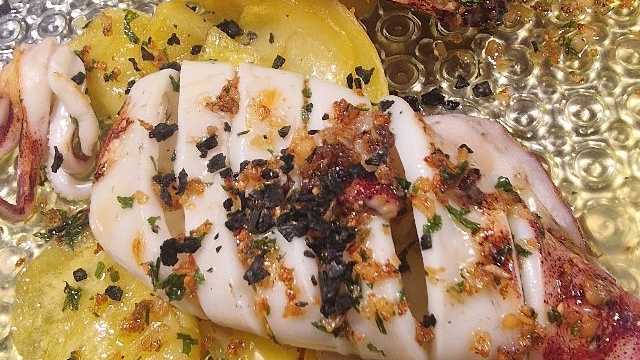 Ayudante/a de Cocina y Limpiador/a