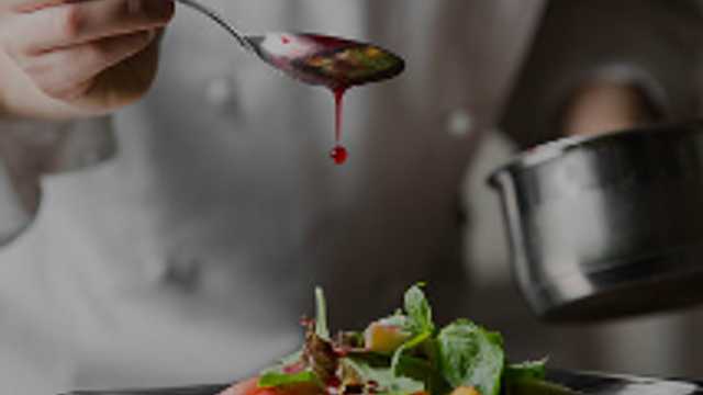 Cocinero/a y Ayudante/a de Cocina