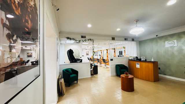 Salon Manager / Stylist ( Should have a Clientele Base)