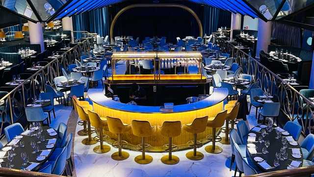 Commis Waiter / Waitress